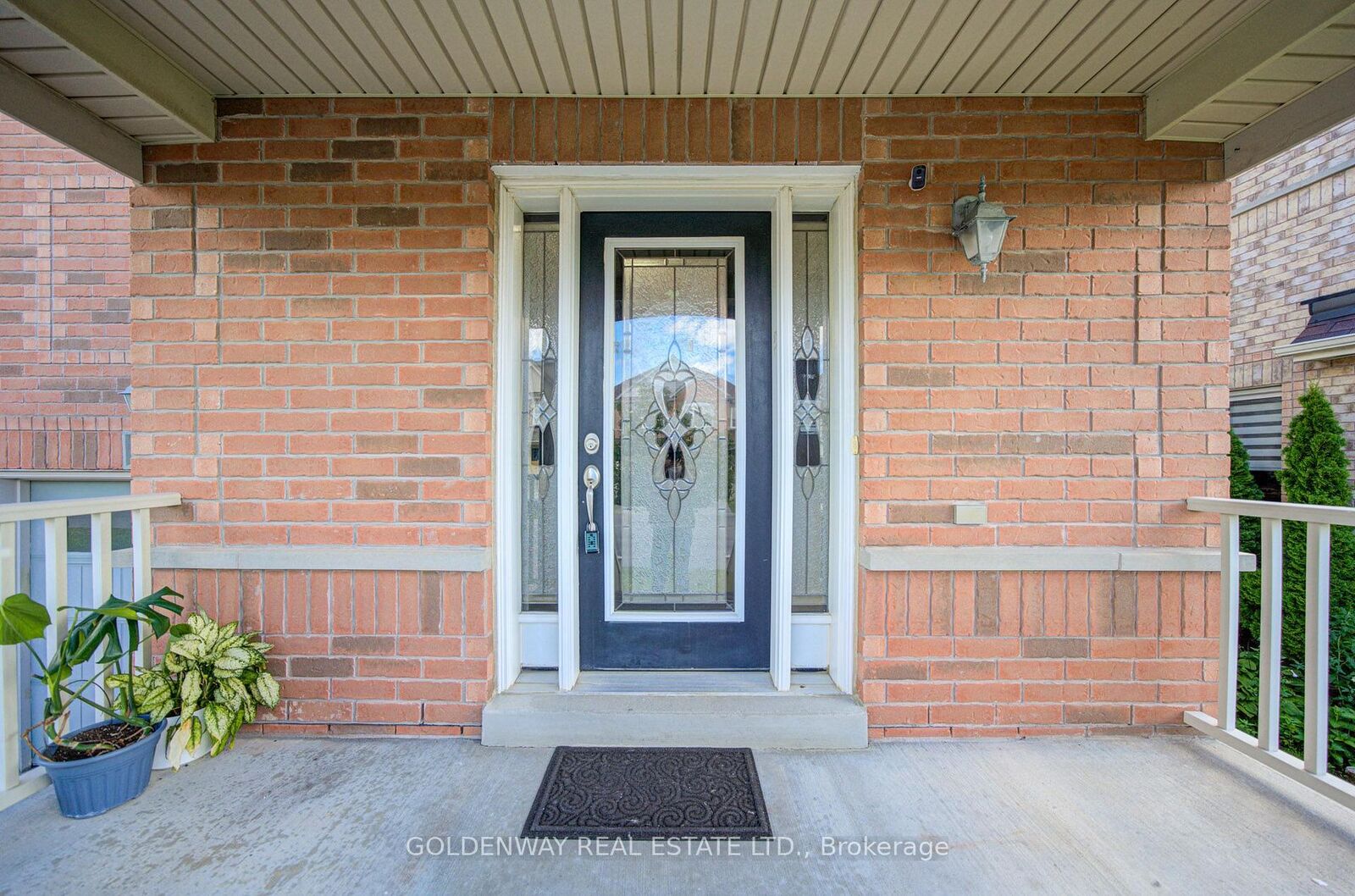 Property Photo: 1433 Rennie Street ON L1K 0N8