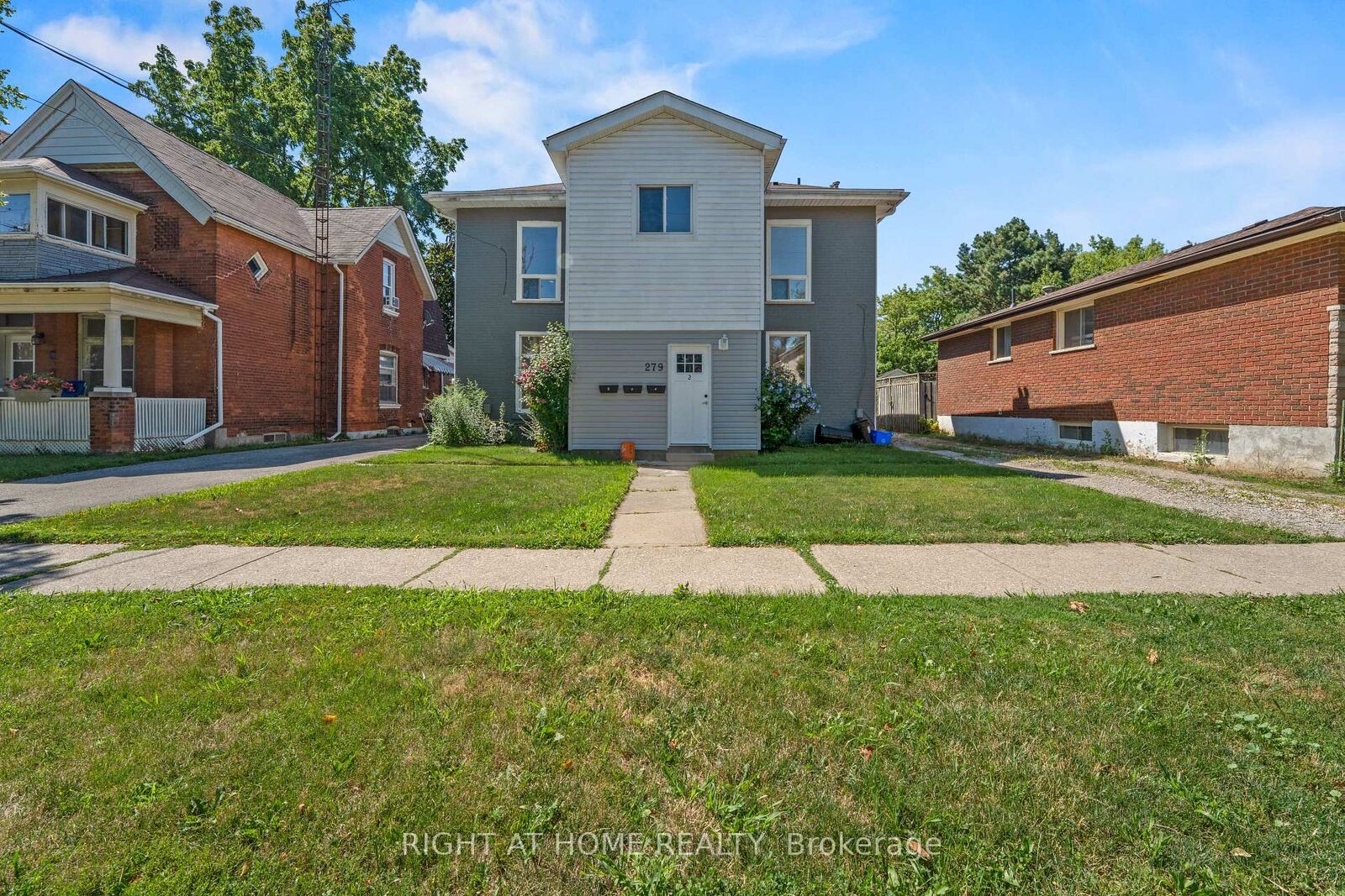 Property Photo: 279 Darling Street 2 ON N3S 3X7