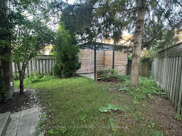Property Photo: 9 Buchanan Crescent ON L2V 4S2