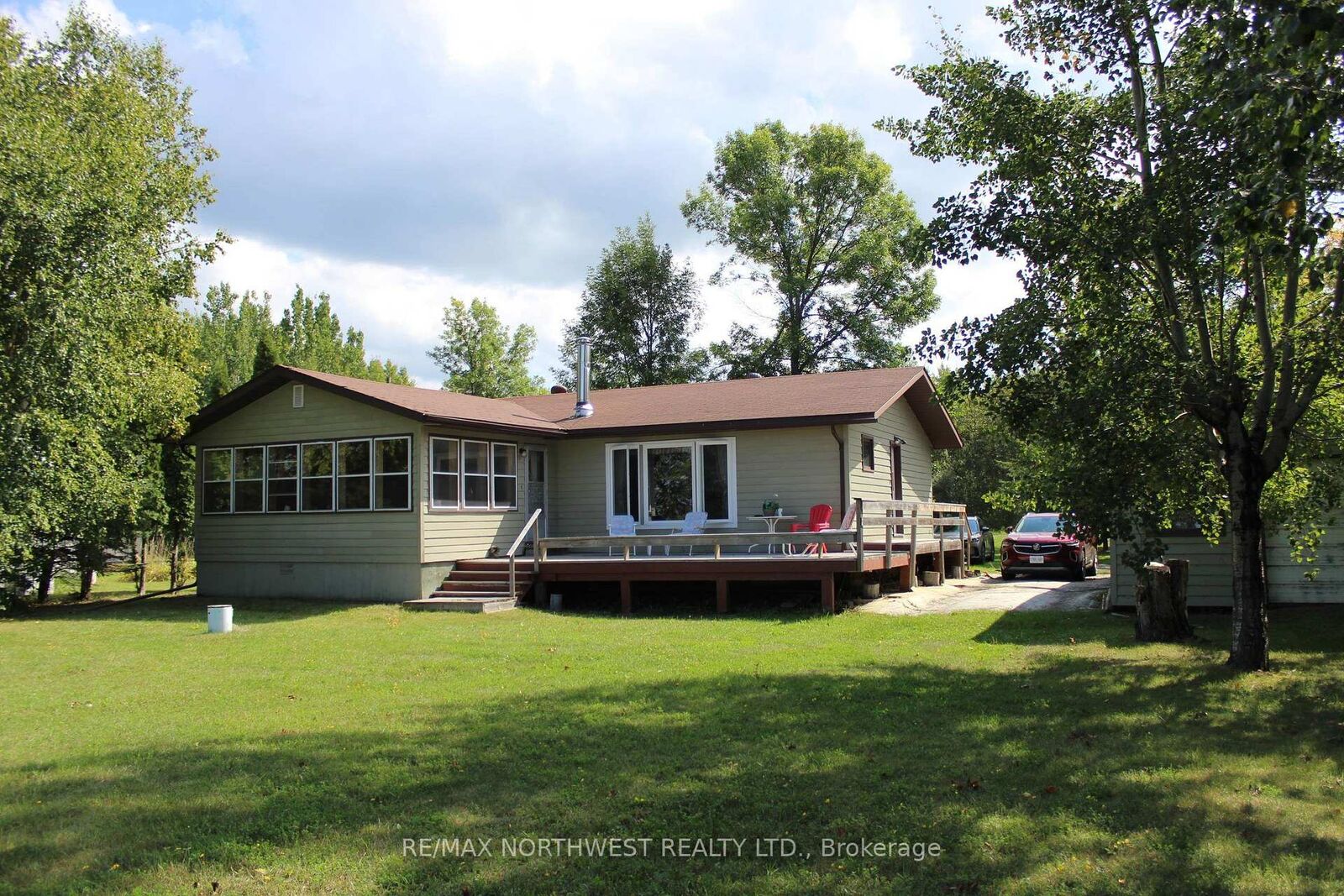 Property Photo:  93 Stintzi Dr E  ON P0W 1J0 