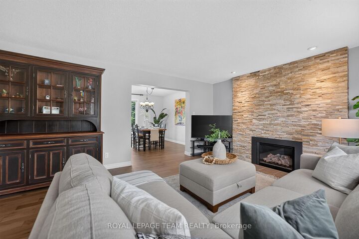 Property Photo: 71 Chimo Drive ON K2L 2B3