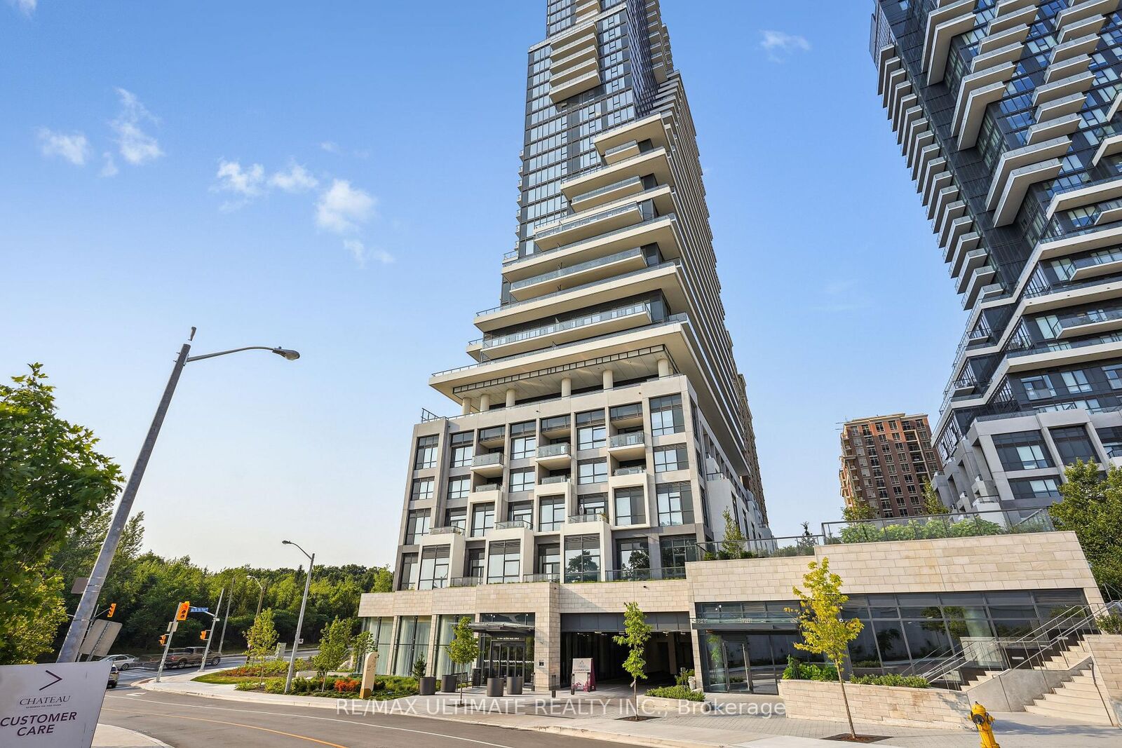 Property Photo: 10 Inn On The Park Drive 3105 ON M3C 0P9