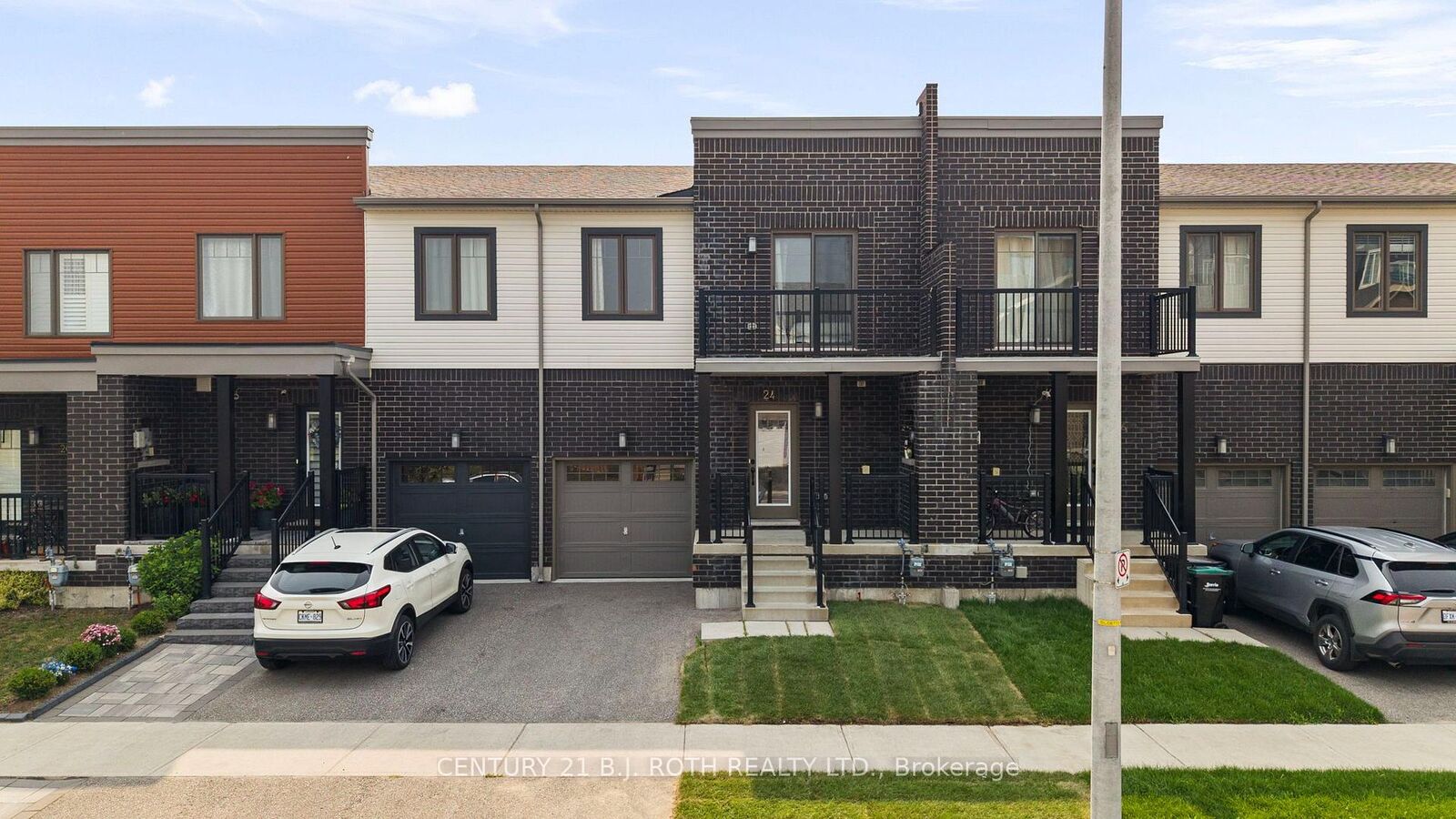 Property Photo:  24 Brown Bear Street  ON L9J 0H8 