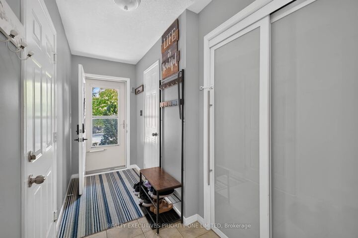Property Photo: 37 Bond Court 9 ON N1H 8P3