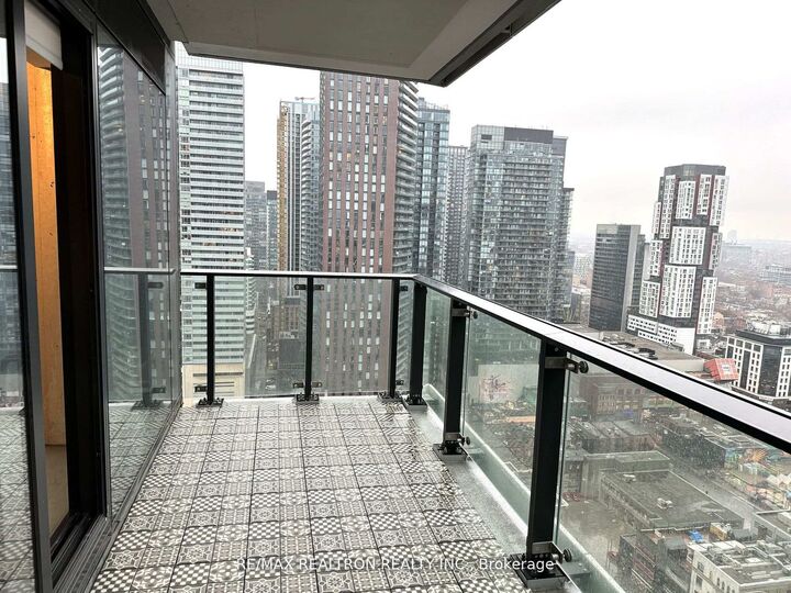 Property Photo: 224 King Street W 2901 ON M5H 0A6