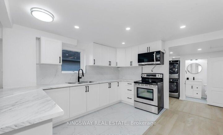 Property Photo: 195 Randi Road ON L5A 1V6