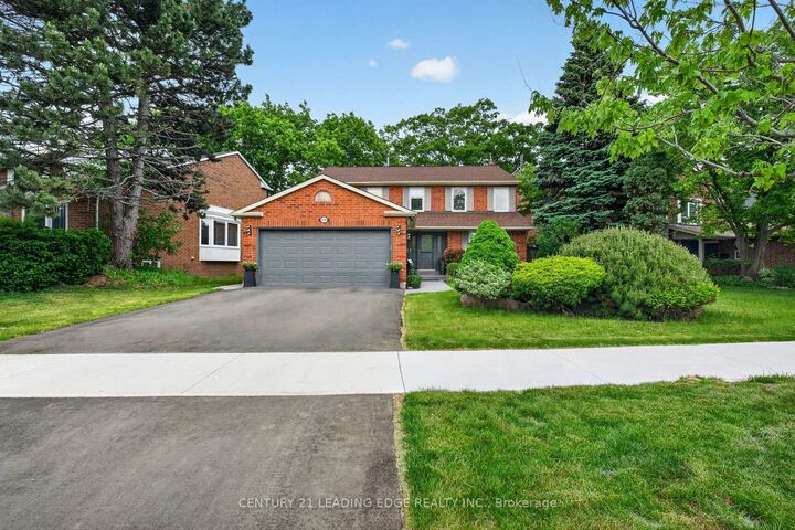 Property Photo: 2300 Folkway Drive ON L5L 3B6
