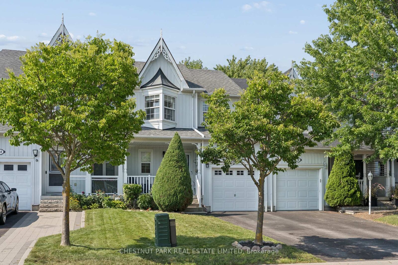 Property Photo:  52 Bexley Crescent  ON L1M 2C6 
