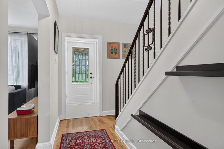 Property Photo: 2110 Blossom Drive ON K1H 6G8