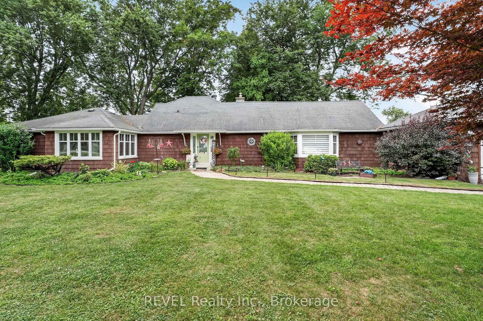 Property Photo: 2631 Thompson Road ON L2A 5M4
