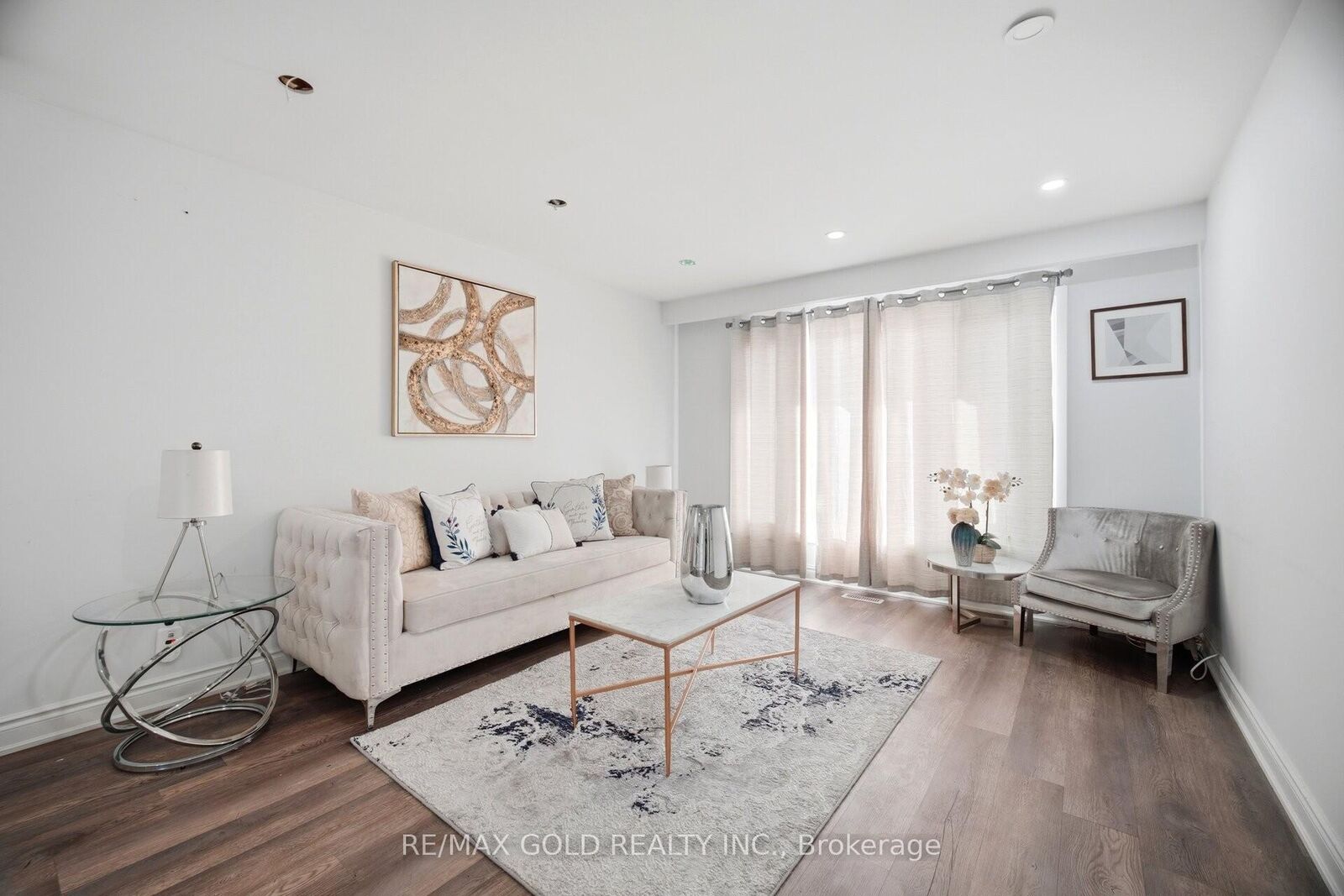 Property Photo: 3345 Monica Drive ON L4T 3E6