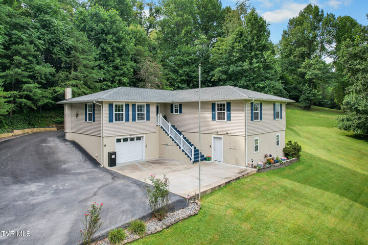 Property Photo: 120 Elizabeth Ann Circle TN 37618