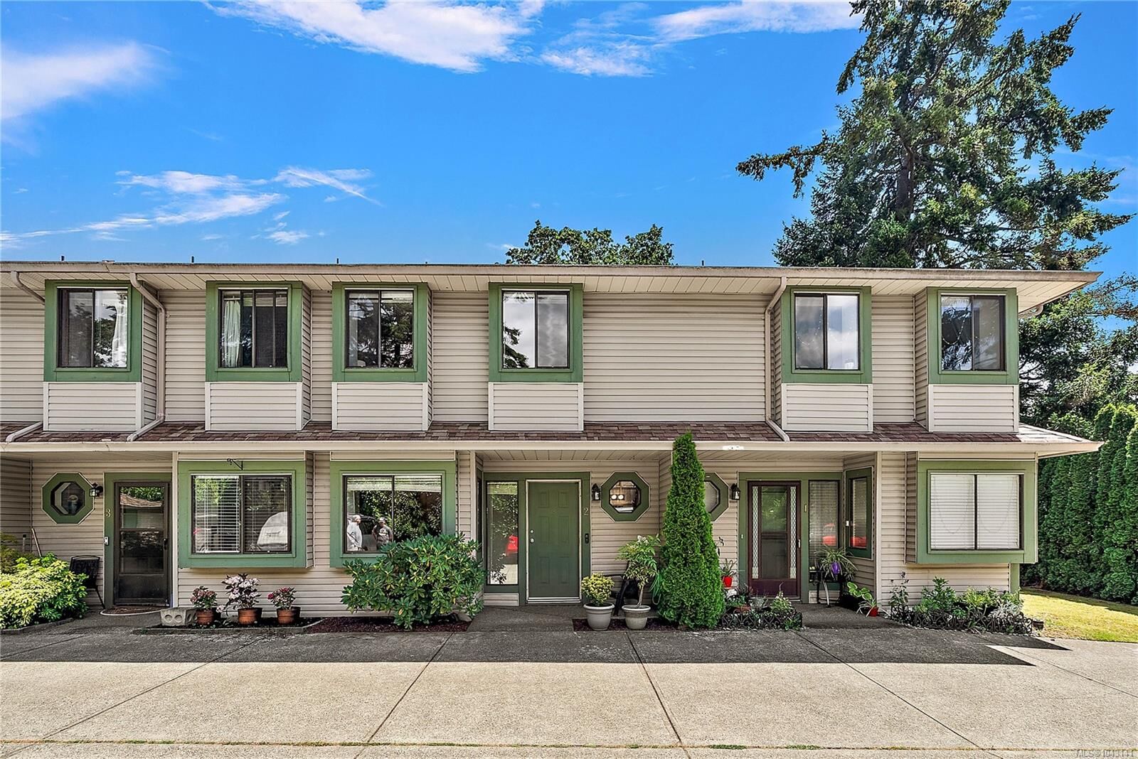 Property Photo:  748 Meaford Ave #2  BC V9B 2P6 