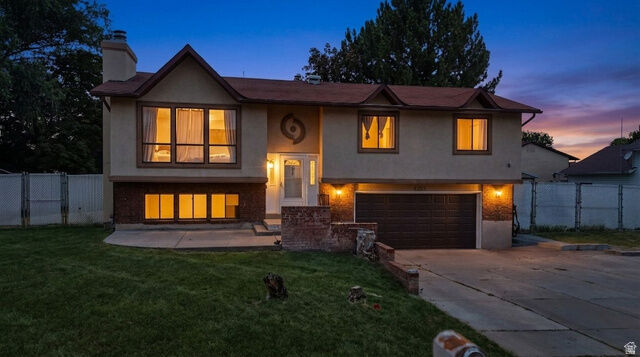 Property Photo:  4385 S 2900 W  UT 84067 