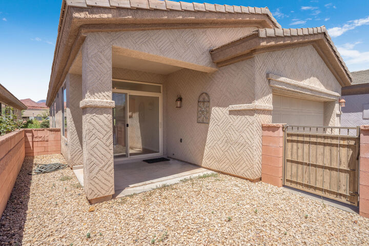 Property Photo: 2196 N Silverstone Way UT 84780