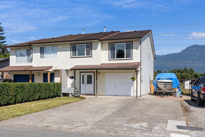 1590 Logan Road — photo 1