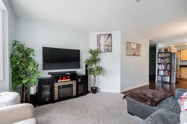19774 56 Avenue 206 — photo 1