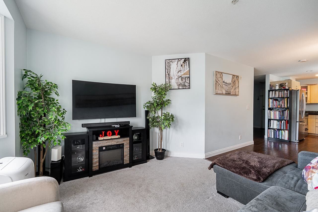 Property Photo: 19774 56 Avenue 206 BC V3A 3X6
