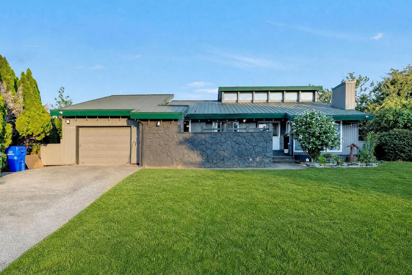 Property Photo: 46446 Angela Avenue BC V2P 7B3
