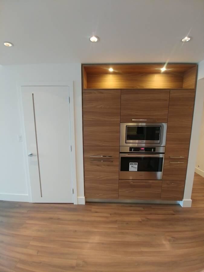 Property Photo:  7388 Kingsway 709  BC V3N 0G9 