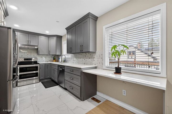 Property Photo:  22939 128 Avenue Upper  BC V2X 4R7 