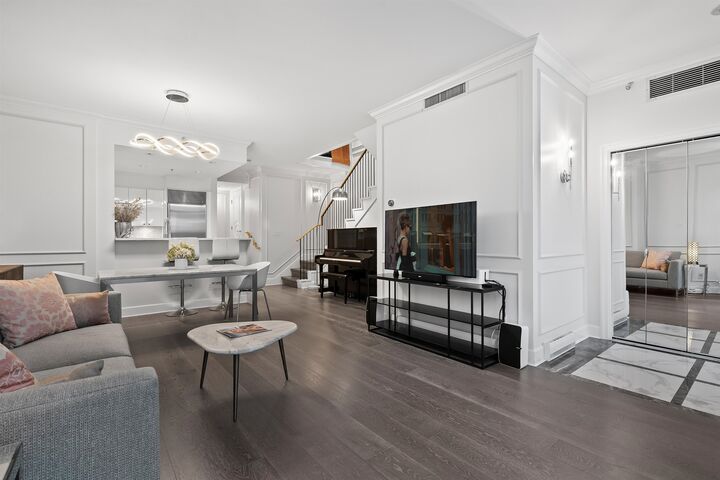 Property Photo:  493 Broughton Street  BC V6G 3E8 