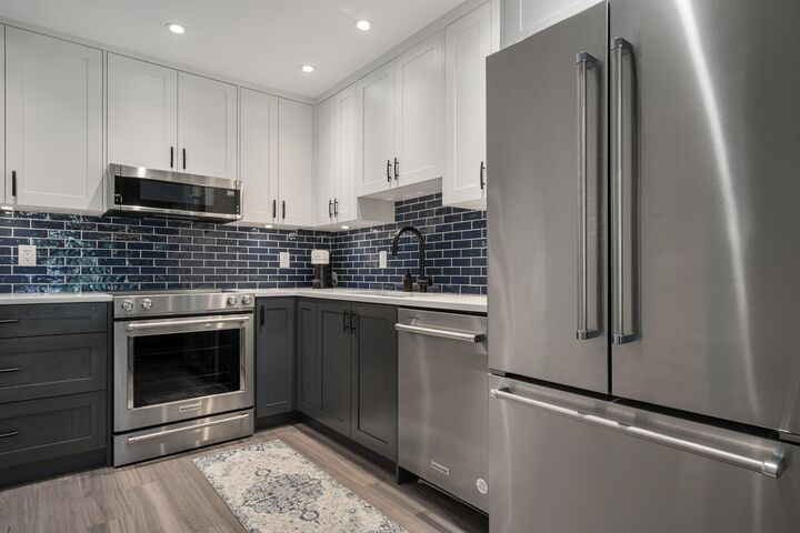 Property Photo: 825 W 15th Avenue 203 BC V5Z 1R8