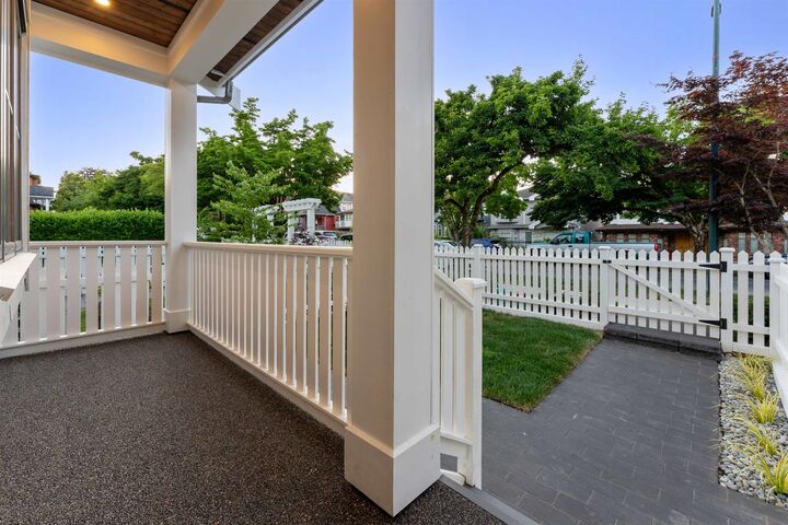 Property Photo: 2578 E 4th Avenue BC V5M 1K3