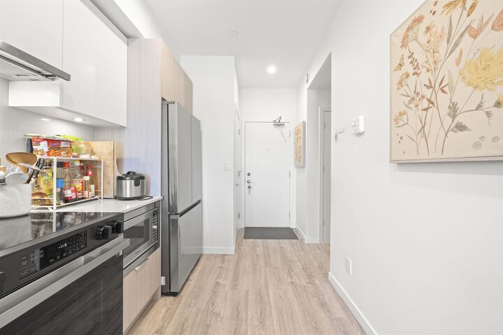 Property Photo: 10828 139A Street 305 BC V3R 0H3