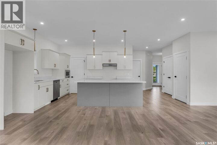 Property Photo:  207 Amisk Way  SK S7V 1W5 