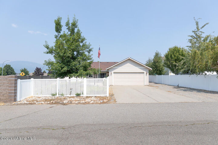 Property Photo: 6758 W Majestic Ave ID 83858