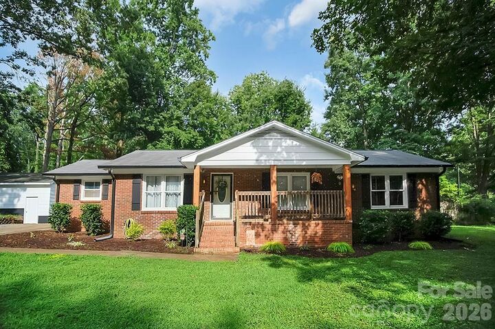 Property Photo:  602 Holly Circle  NC 28120 