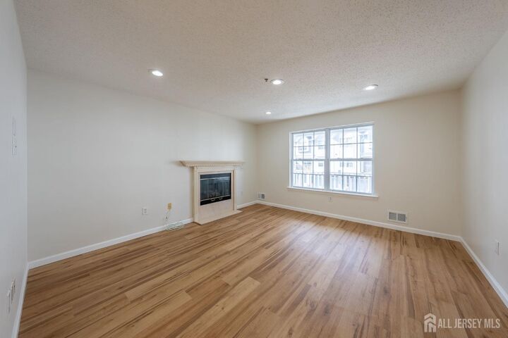 Property Photo:  122 Prestwick Way  NJ 08820 