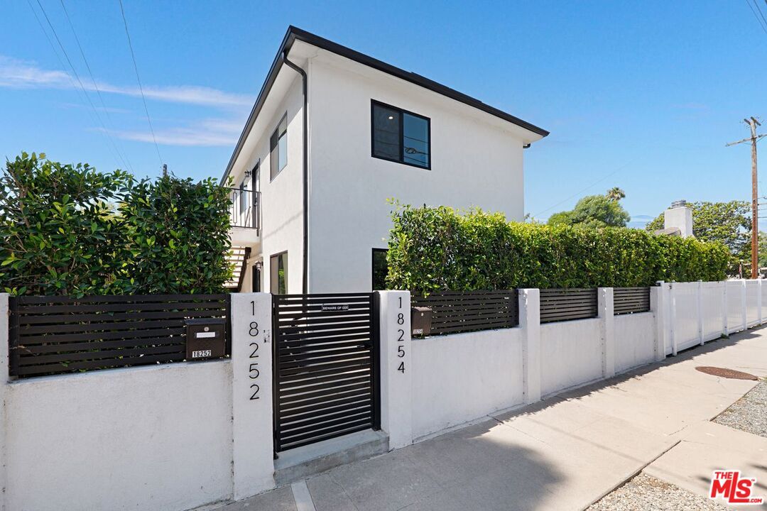 Property Photo:  6266 Etiwanda Ave, Unit 18254  CA 91335 