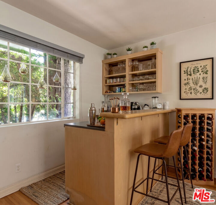 Property Photo:  1041 Chantilly Rd  CA 90077 