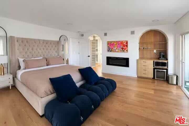 Property Photo:  4243 Don Carlos Dr  CA 90008 