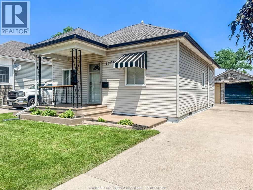 Property Photo:  1044 Reedmere Road  ON N8S 2M1 