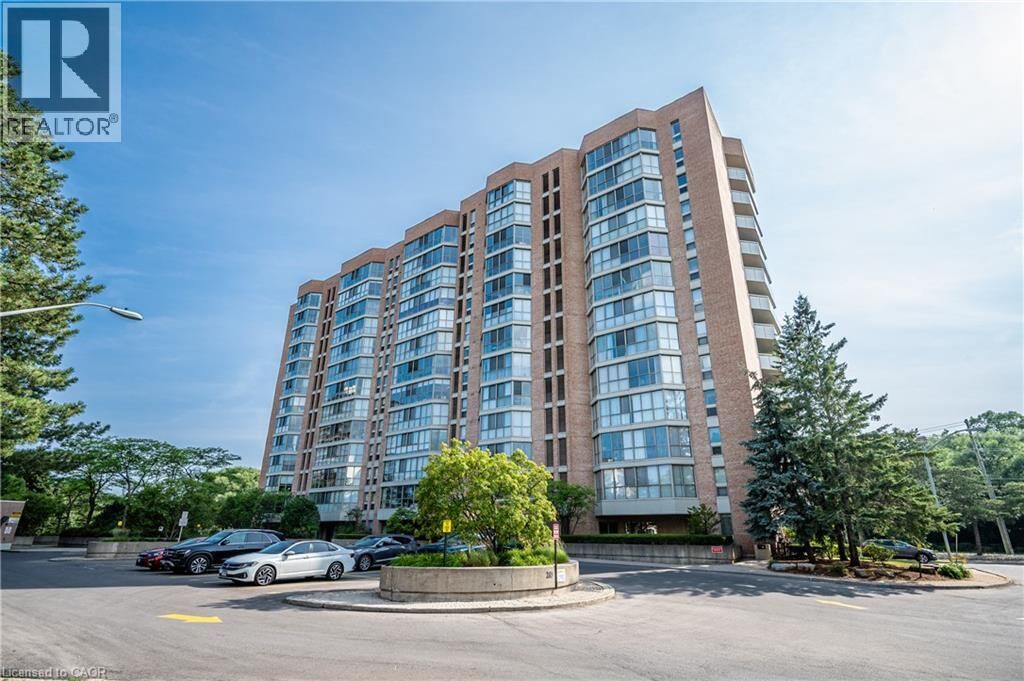 Property Photo:  265 Westcourt Place 807  ON N2L 6E4 