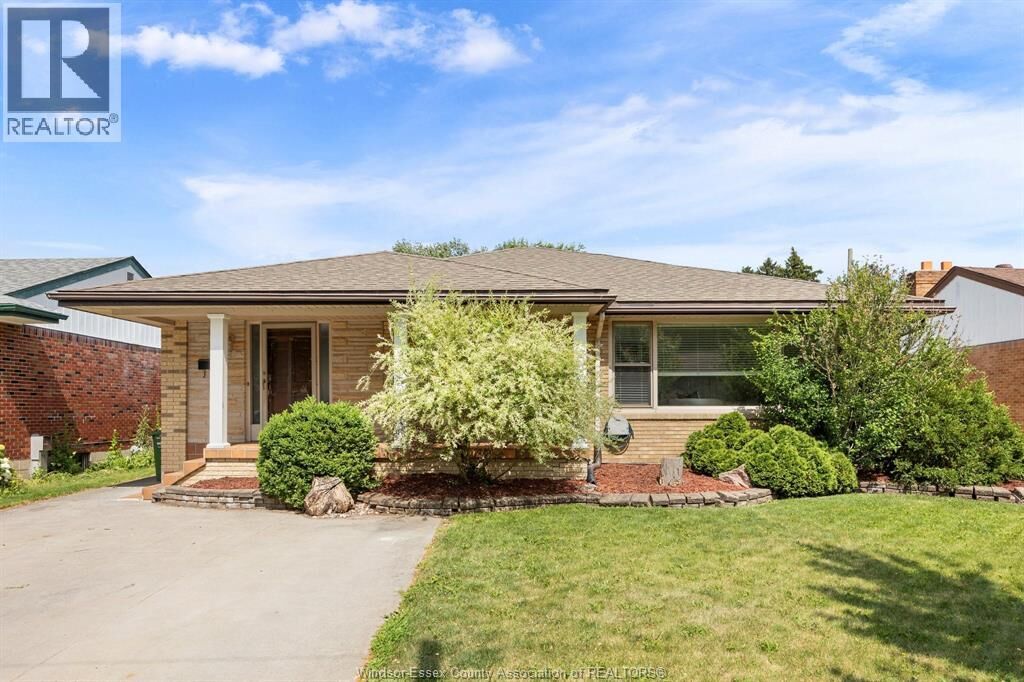 Property Photo: 850 Greendale Drive ON N8S 4B1