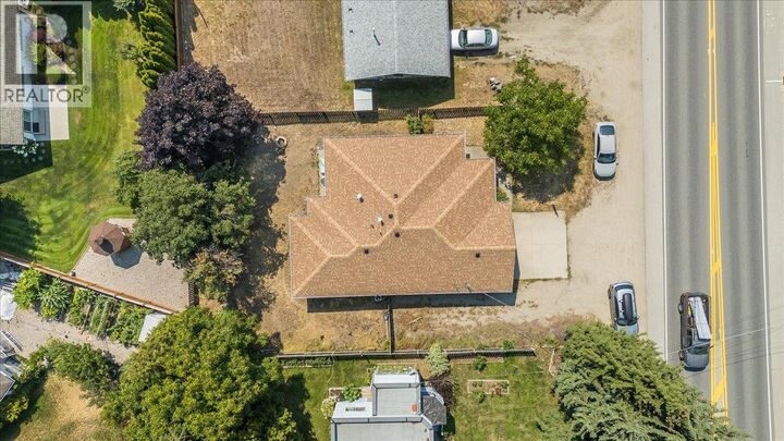 Property Photo: 2507 Columbia Avenue BC V1N 2X4