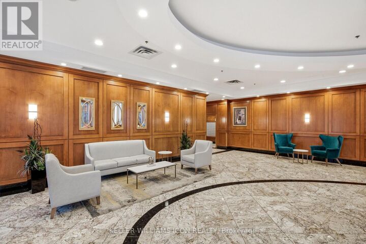 Property Photo:  242 Rideau Street 1202  ON K1N 0B7 