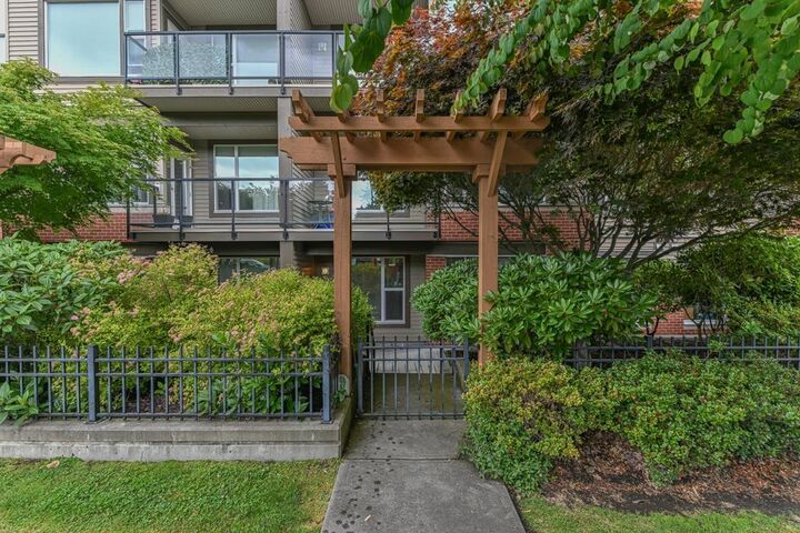 Property Photo:  33539 Holland Avenue 114  BC V2S 0C6 
