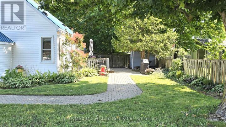 Property Photo:  59 Flora Street  ON N0G 1H0 