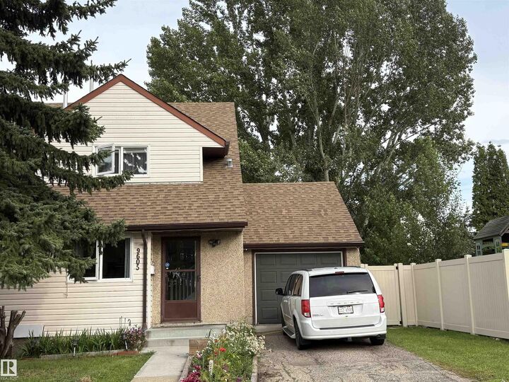 Property Photo:  9605 180 Street NW  AB T5T 2Z9 