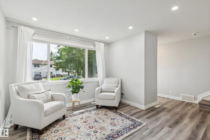 Property Photo:  13428 117A Avenue NW  AB T5M 3J7 