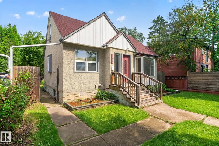 Property Photo:  10508 67 Avenue NW  AB T6H 1Z5 