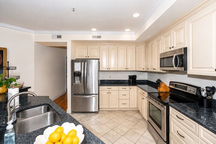 Property Photo: 6321-315 Captains Lane VA 23336