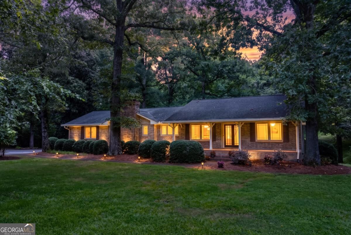 Property Photo: 1131 Ednaville Road GA 30517