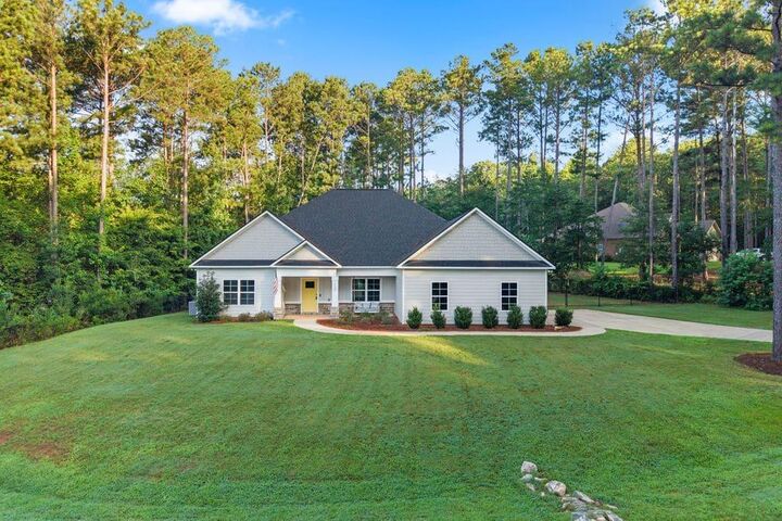 Property Photo:  122 Lee Road 2121  AL 36874 