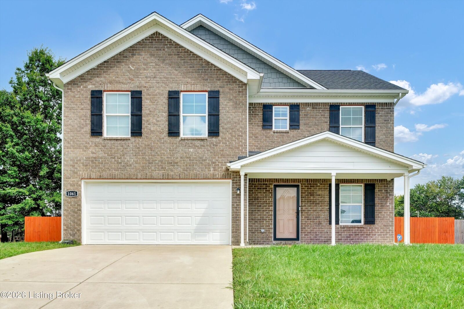 Property Photo:  1061 Shady Brook Ln  KY 40229 